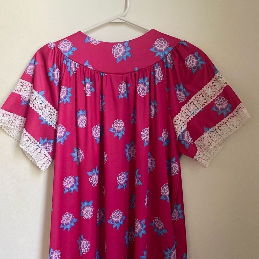Women's Pink Floral Lace-Trim Nightgown - Picture 4 of 4
